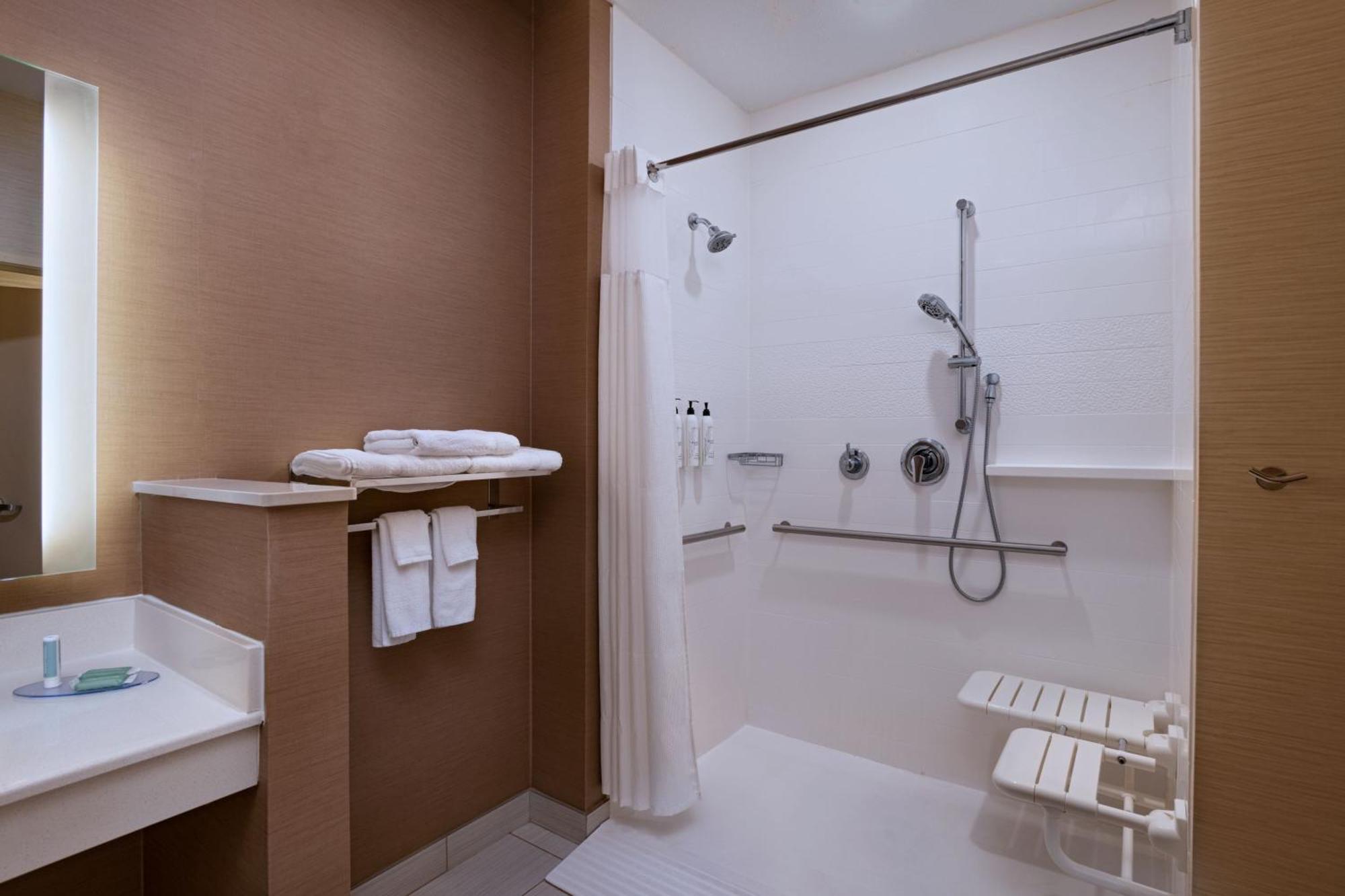 Fairfield Inn & Suites By Marriott Lincoln Airport Ngoại thất bức ảnh