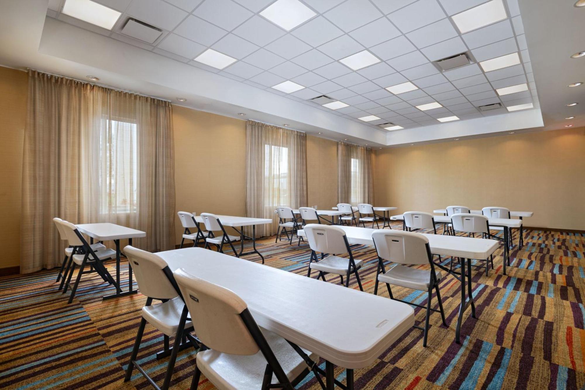 Fairfield Inn & Suites By Marriott Lincoln Airport Ngoại thất bức ảnh