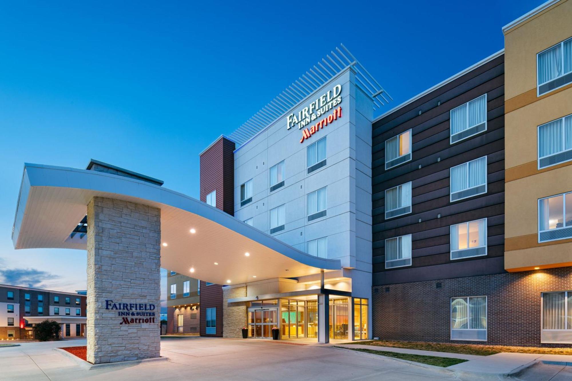 Fairfield Inn & Suites By Marriott Lincoln Airport Ngoại thất bức ảnh